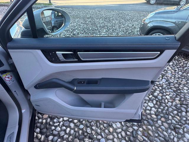 PORSCHE Cayenne Coupé 3.0 V6 Platinum Edition