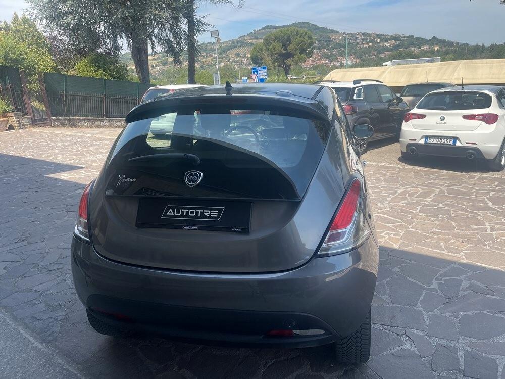 Lancia Ypsilon 0.9 TwinAir 85 CV 5 porte Metano Ecochic Gold