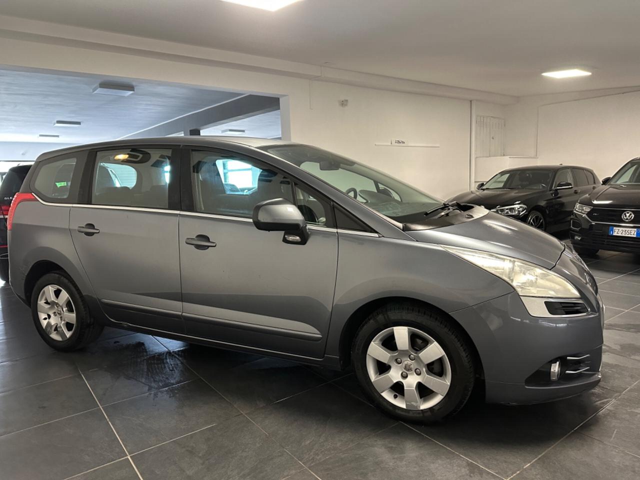 Peugeot 5008 1.6 HDi 112CV MULTISPAZIO UNIPRO