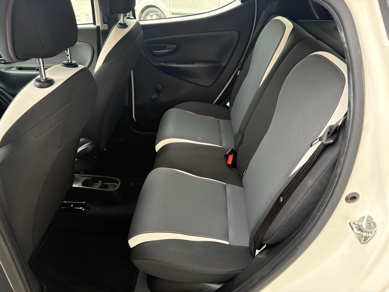 Lancia Ypsilon 0.9 TwinAir 85 CV Metano