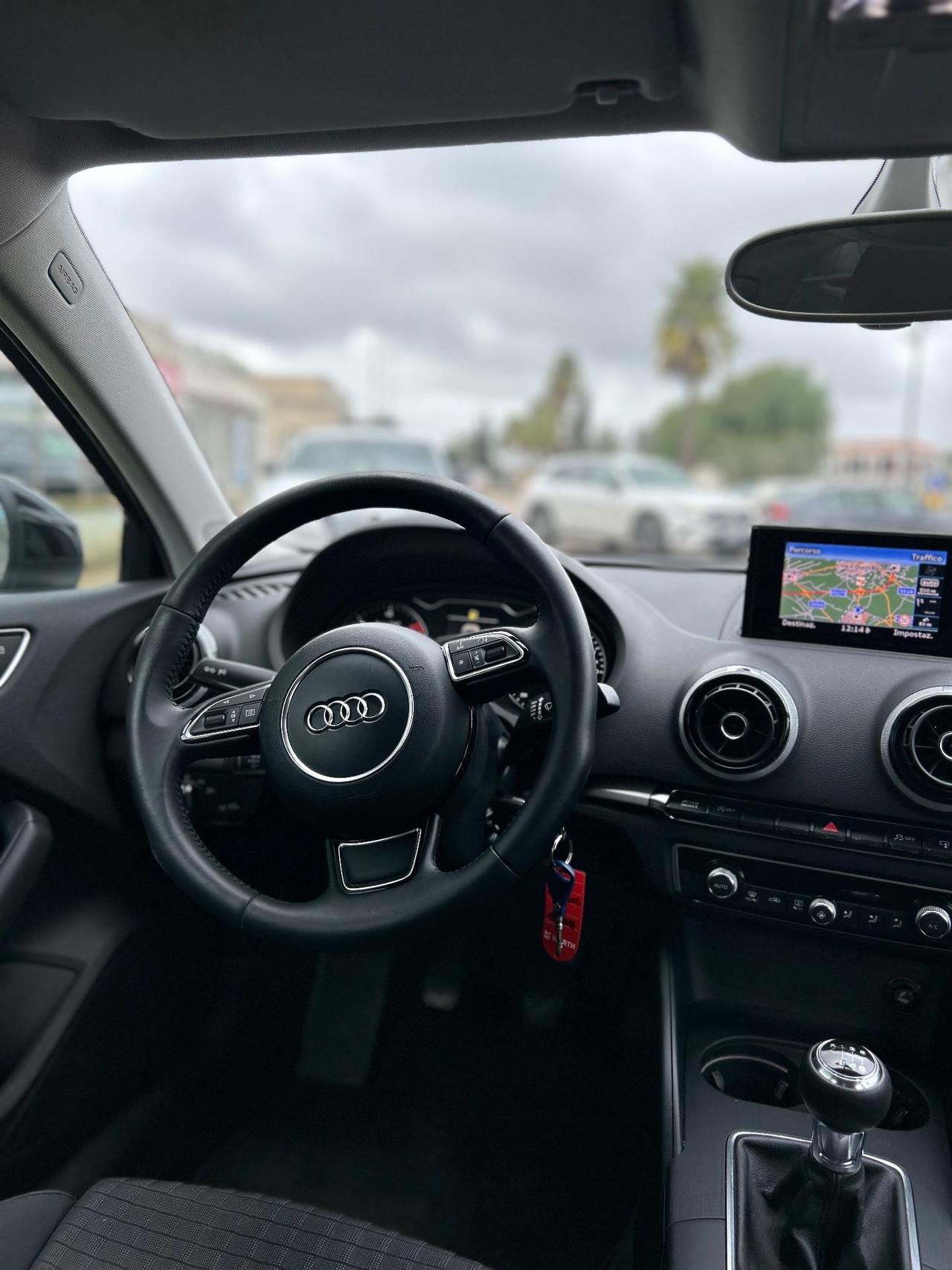 Audi A3 2.0 TDI 150cv sedan S-Line