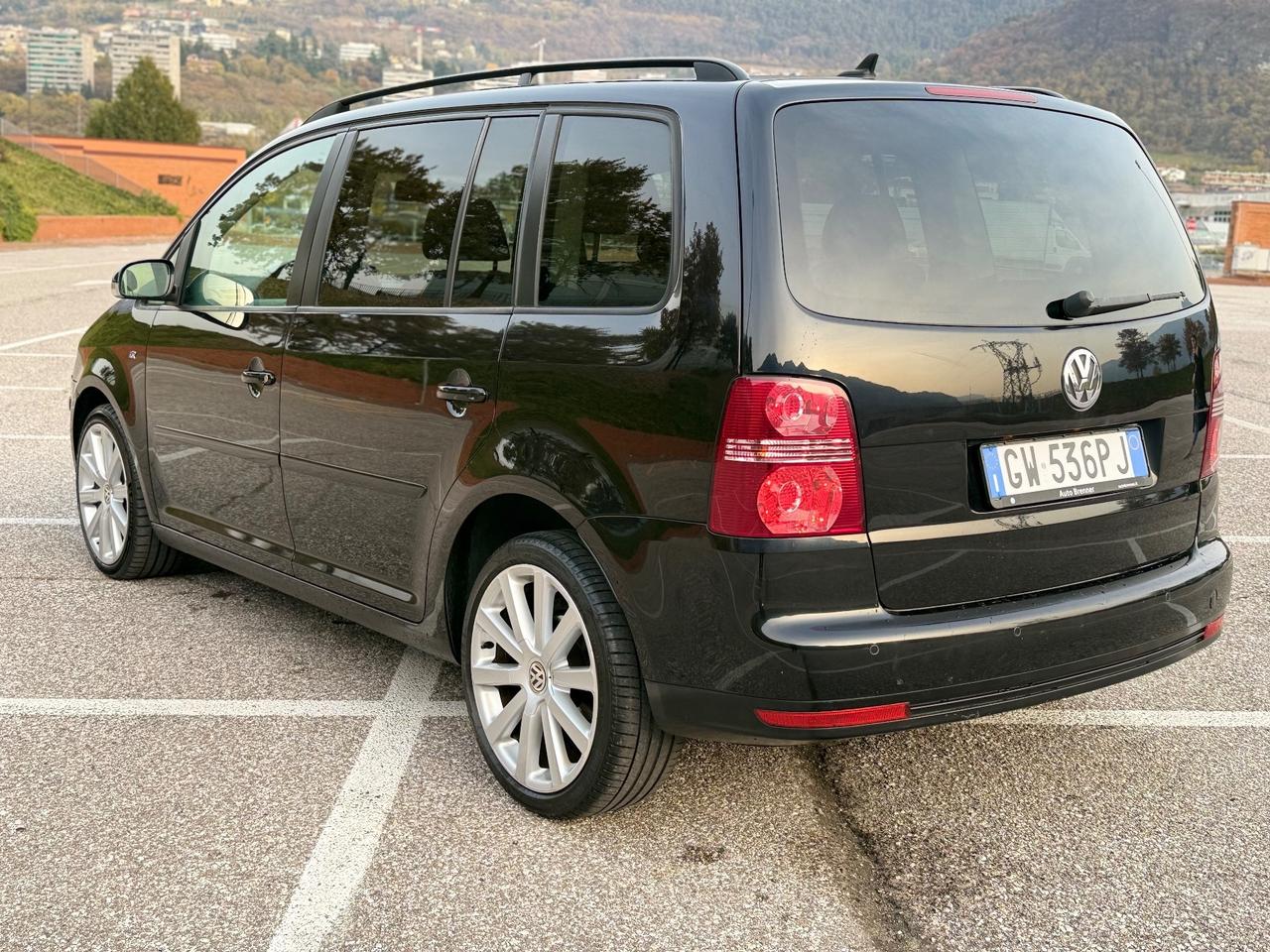 Volkswagen Touran 2.0 TDI 170 CV R-Line 7 POSTI