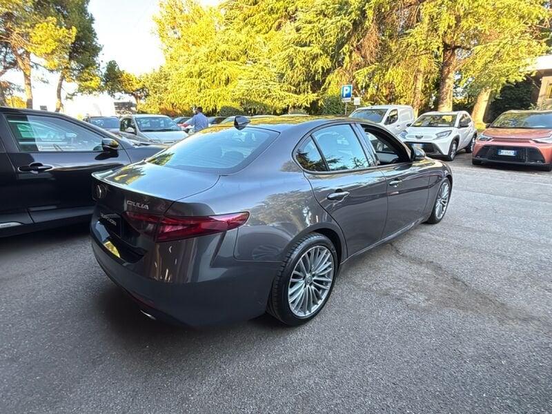 Alfa Romeo Giulia 2.2 Turbo AT8 180CV Super