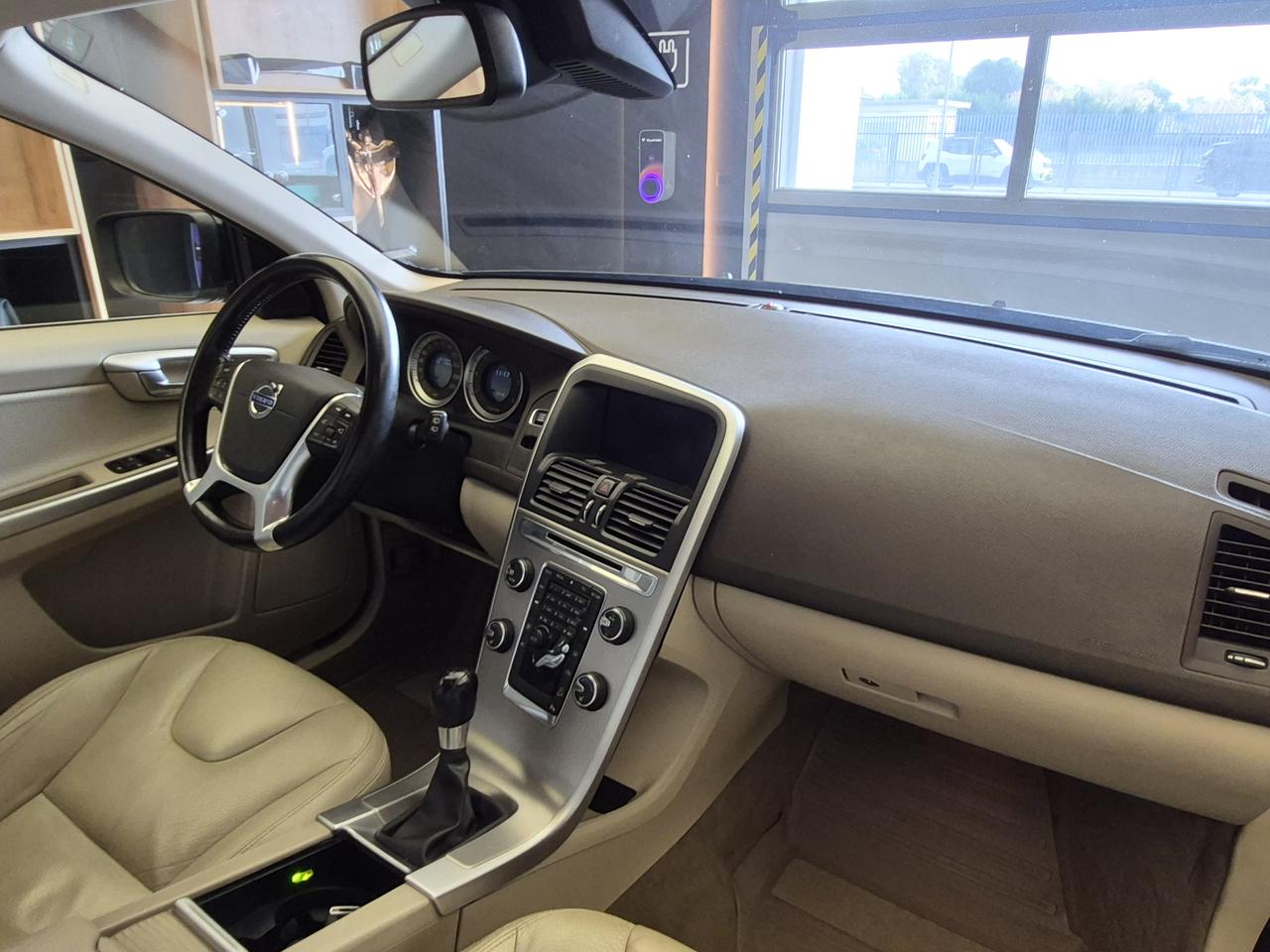 VOLVO XC60 2.4 d5 Summum awd 205cv