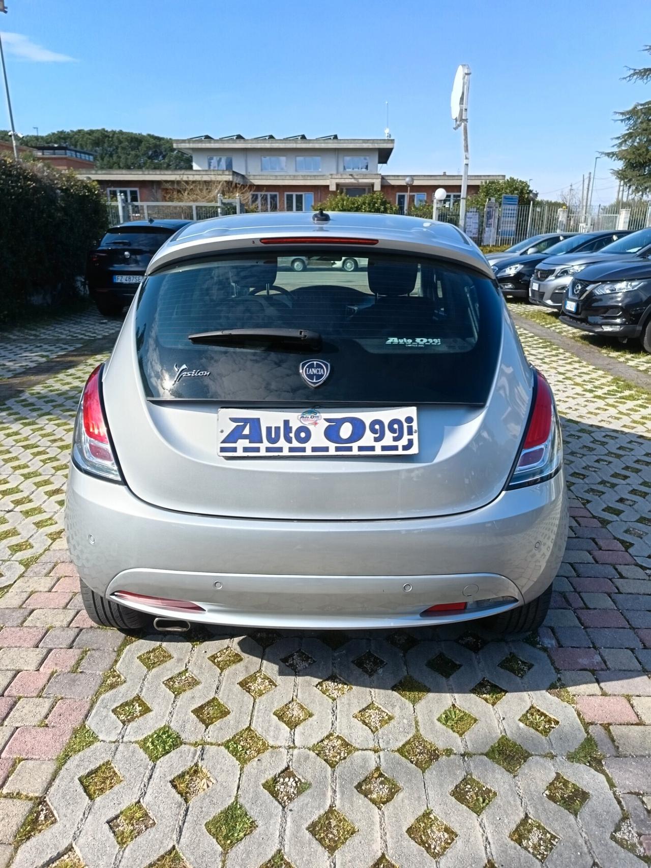 Lancia Ypsilon 1.2 69 CV 5 porte S&S Gold