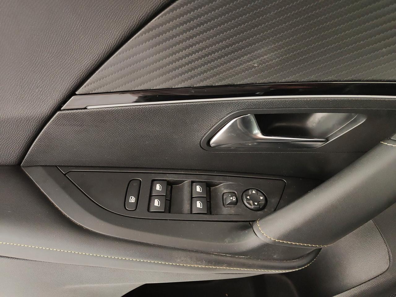 Peugeot 2008 BlueHDi 130 S&S EAT8 GT