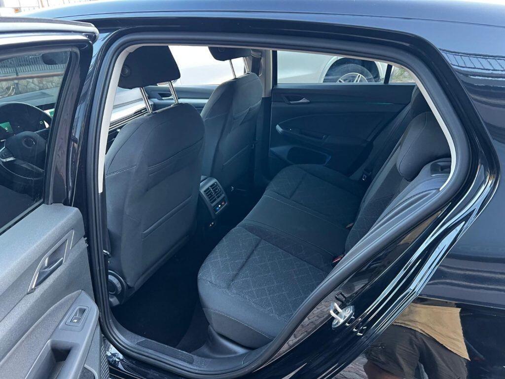 VOLKSWAGEN Golf 1.0 eTSI EVO DSG Life