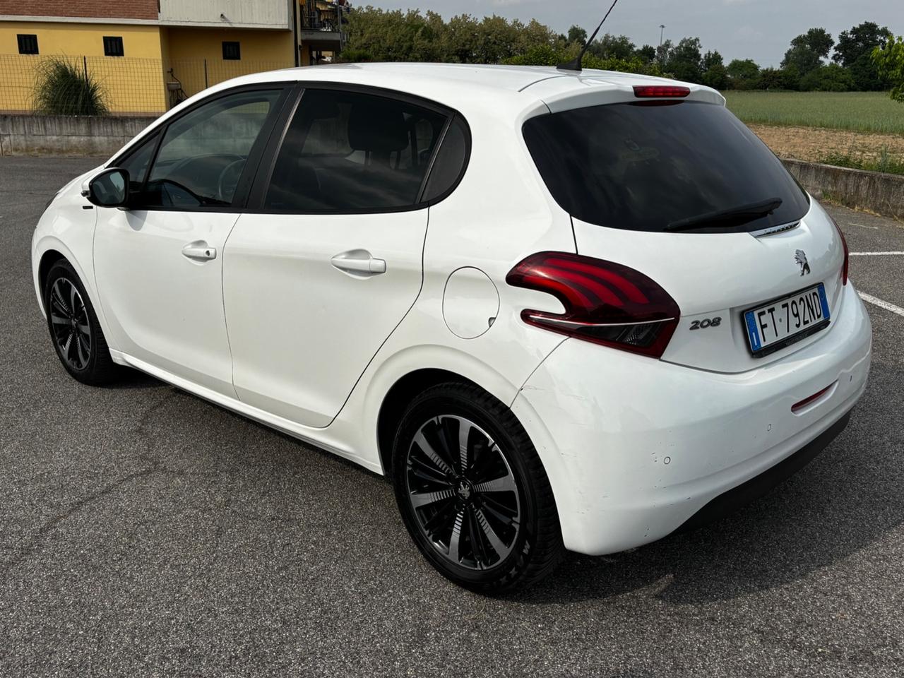 Peugeot 208 PureTech 82 Stop&Start 5 porte Signature