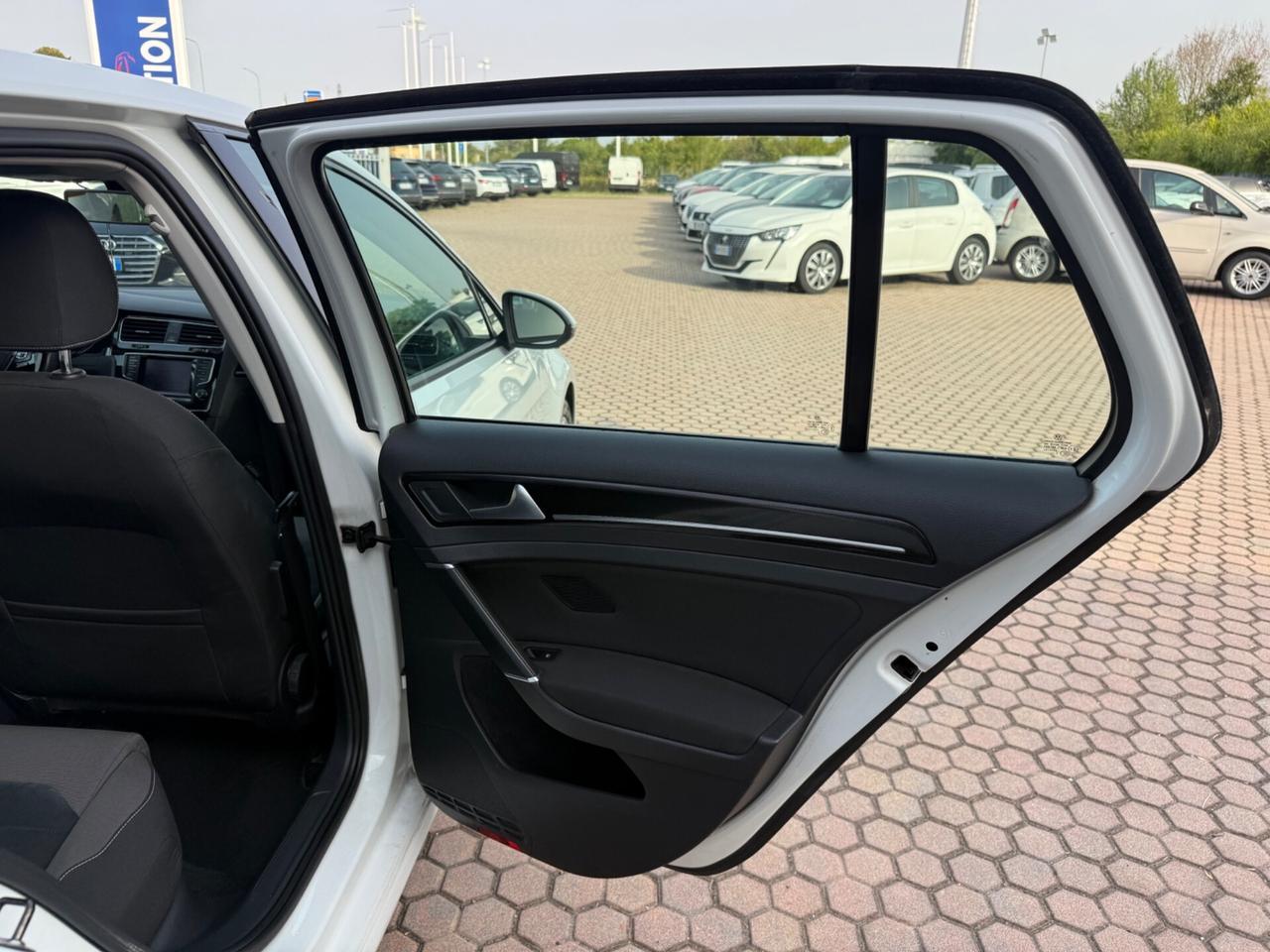 Volkswagen Golf Business 1.6 TDI 5p. Highline