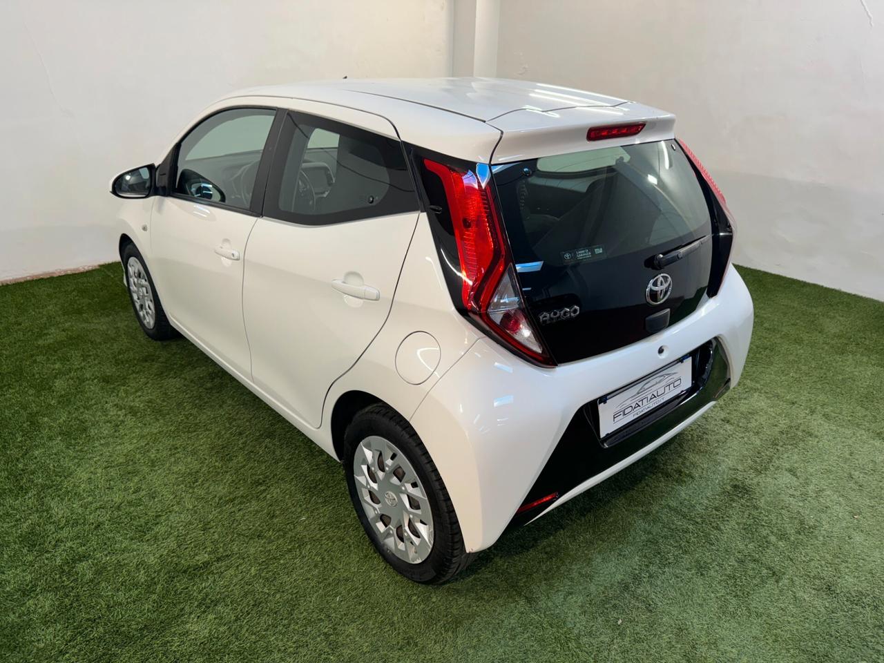 Aygo 5p 1.0 x-cite EURO6 AUTOMATICA TELECAMERA