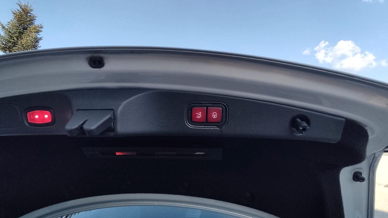 Mercedes-benz E 220 d Auto Premium AMG Coupé