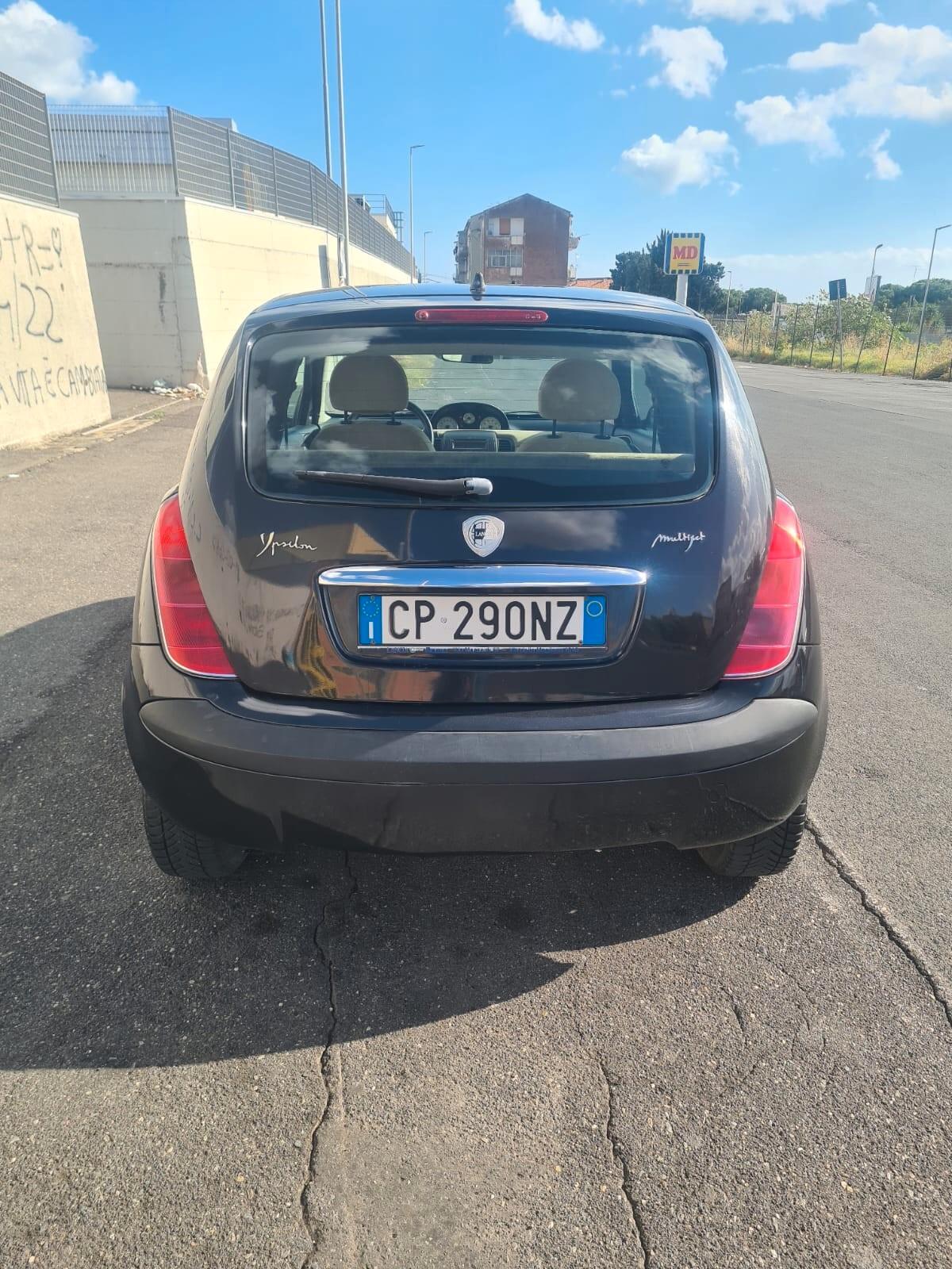 Lancia Ypsilon 1.3 MJT 75 CV Argento