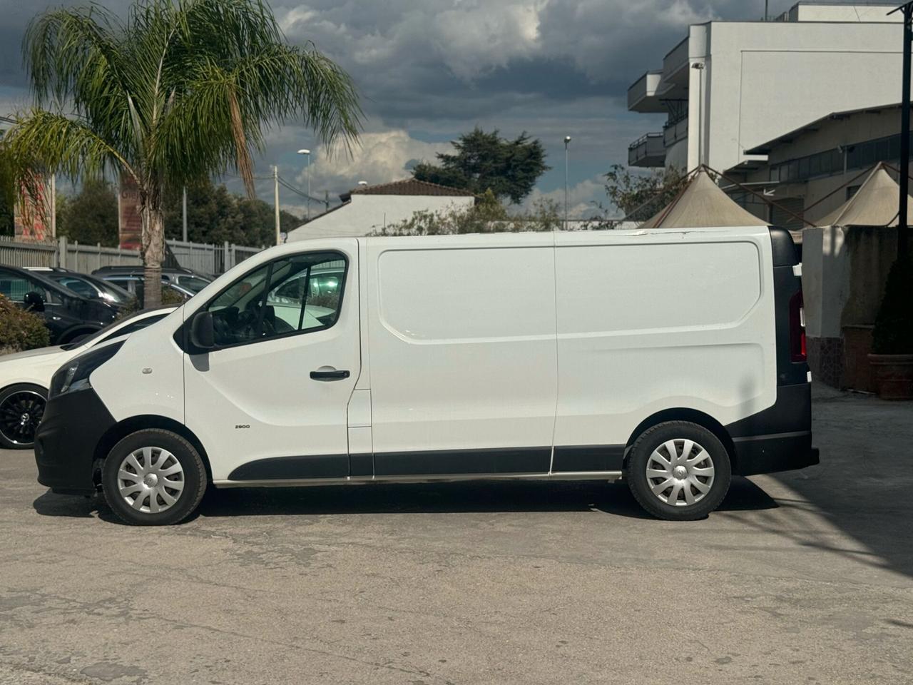 Opel Vivaro L2H1 1.6 125CV IVA ESPOSTA