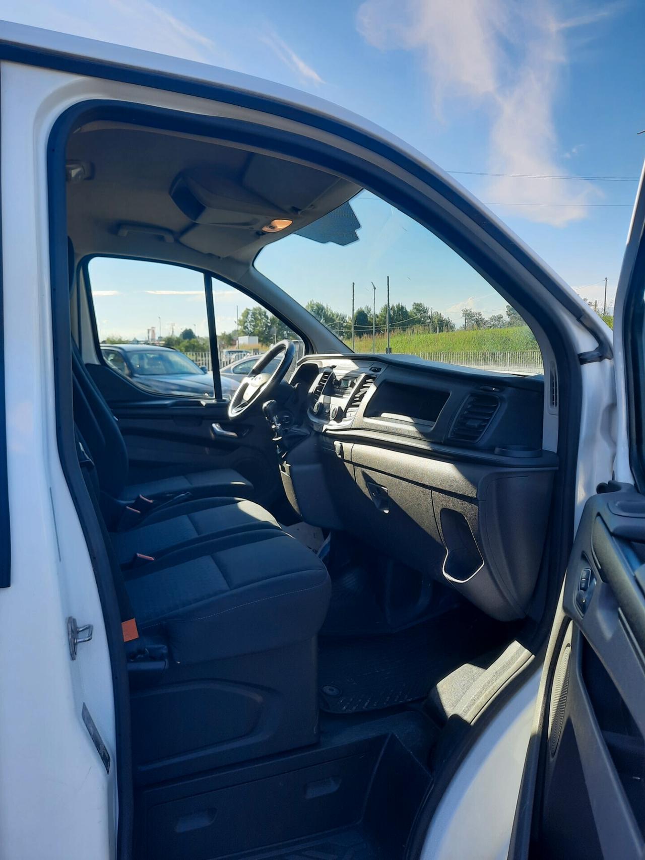 Ford Transit Custom 340 2.0 TDCi 130 PC PR.IVATO Titanium