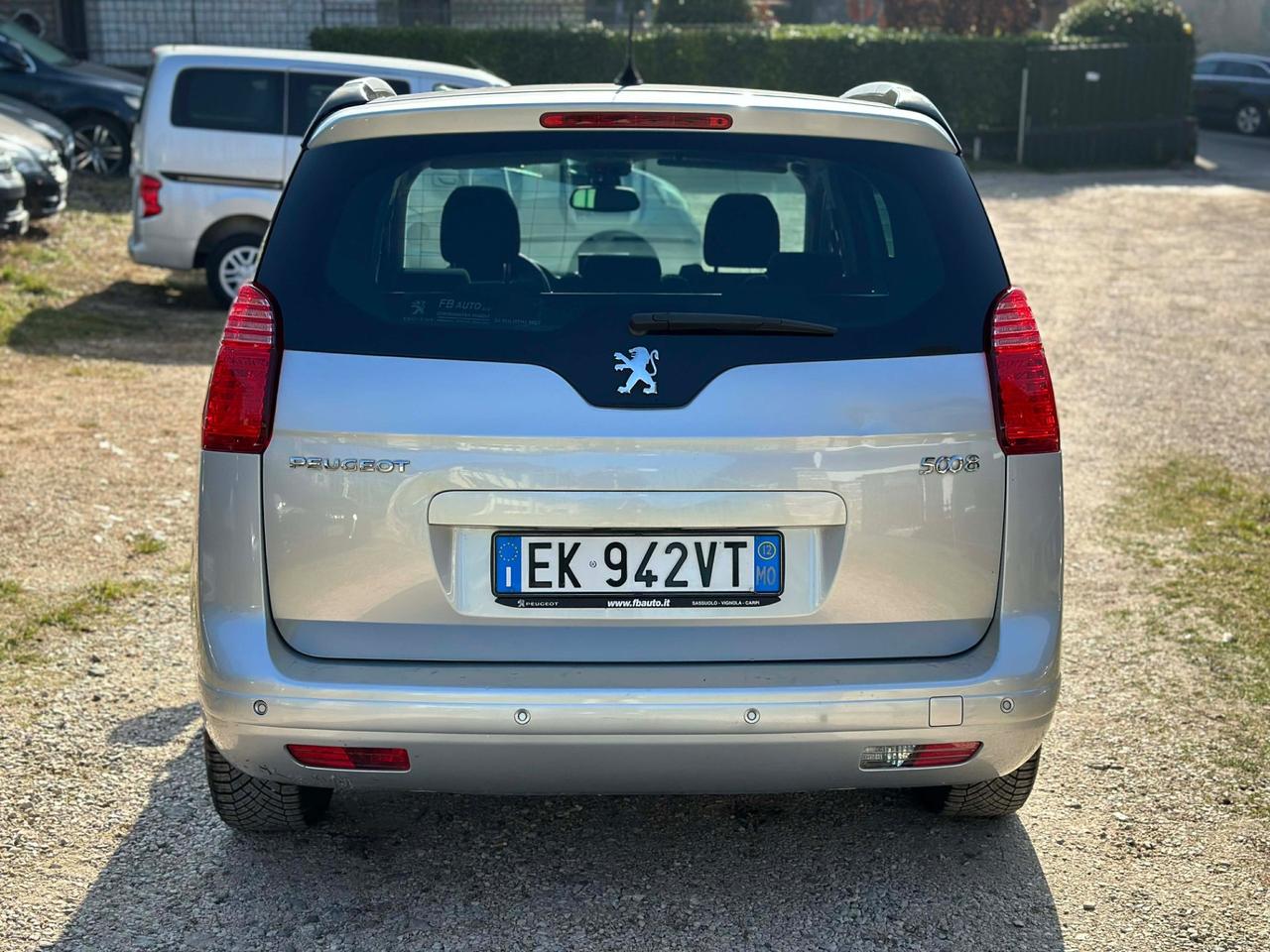 Peugeot 5008 1.6 HDi 115CV ALURE 7 POSTI TETTO KMCERT GARANZ