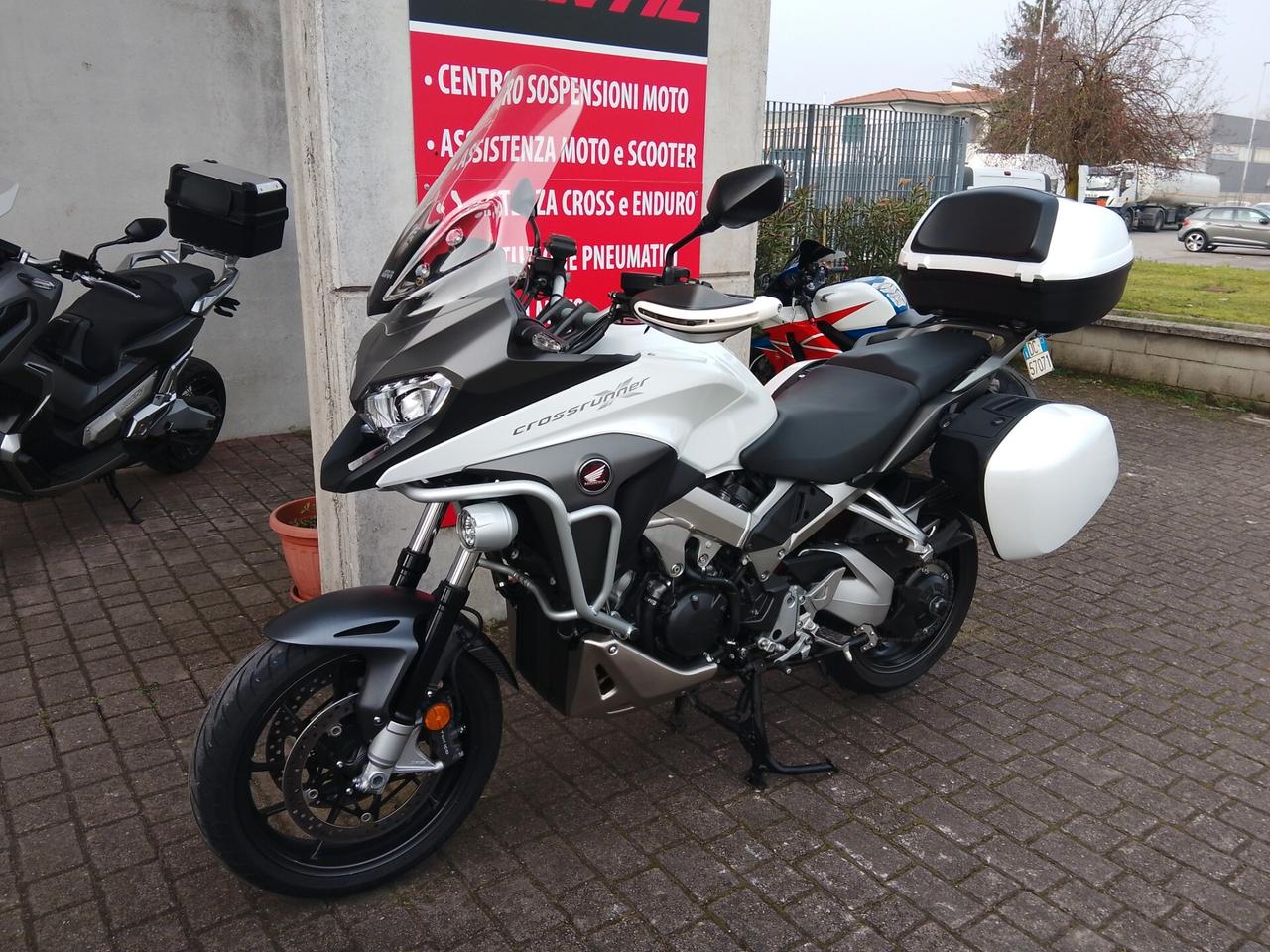 Honda CrossRunner travel edition