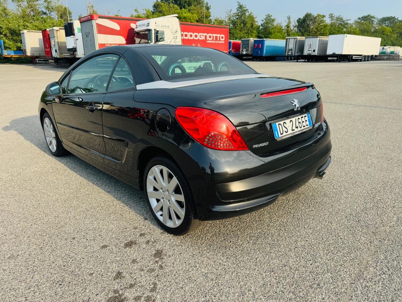 Peugeot 207 1.6 HDi 110CV CC Tecno