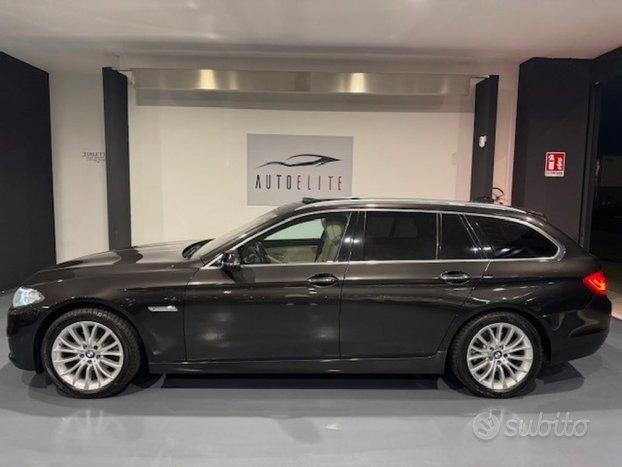 BMW 520 d xDrive Luxury Line/TETTO PANORAMICO