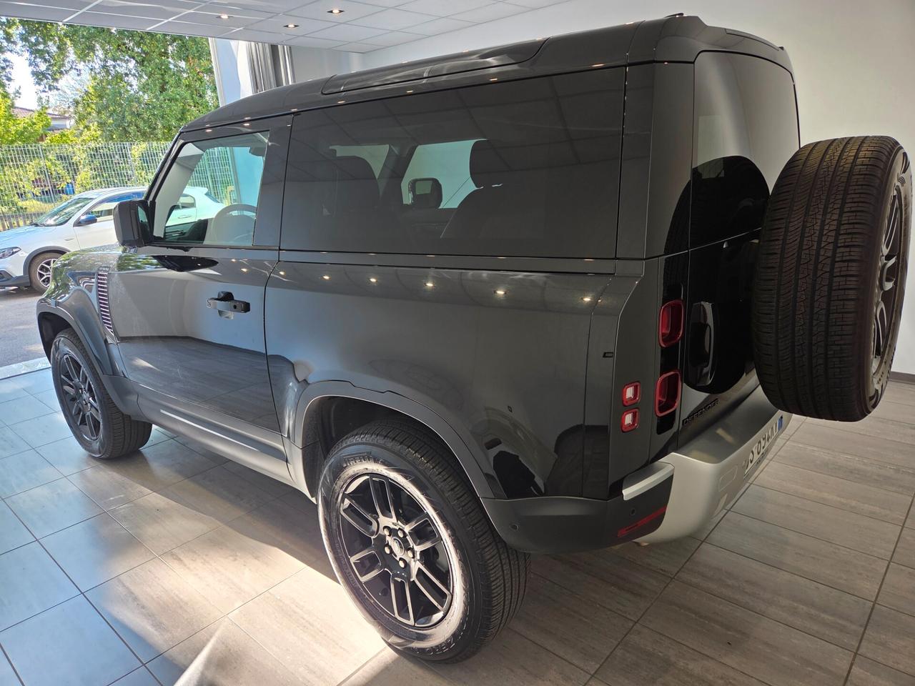 Land Rover Defender 90 3.0D I6 AWD Auto X-Dynamic SE
