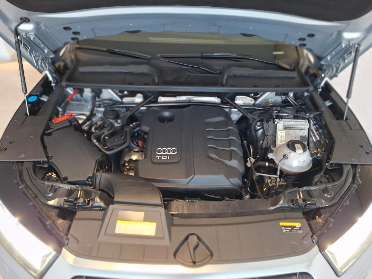 Audi Q5 40 TDI quattro Business Design