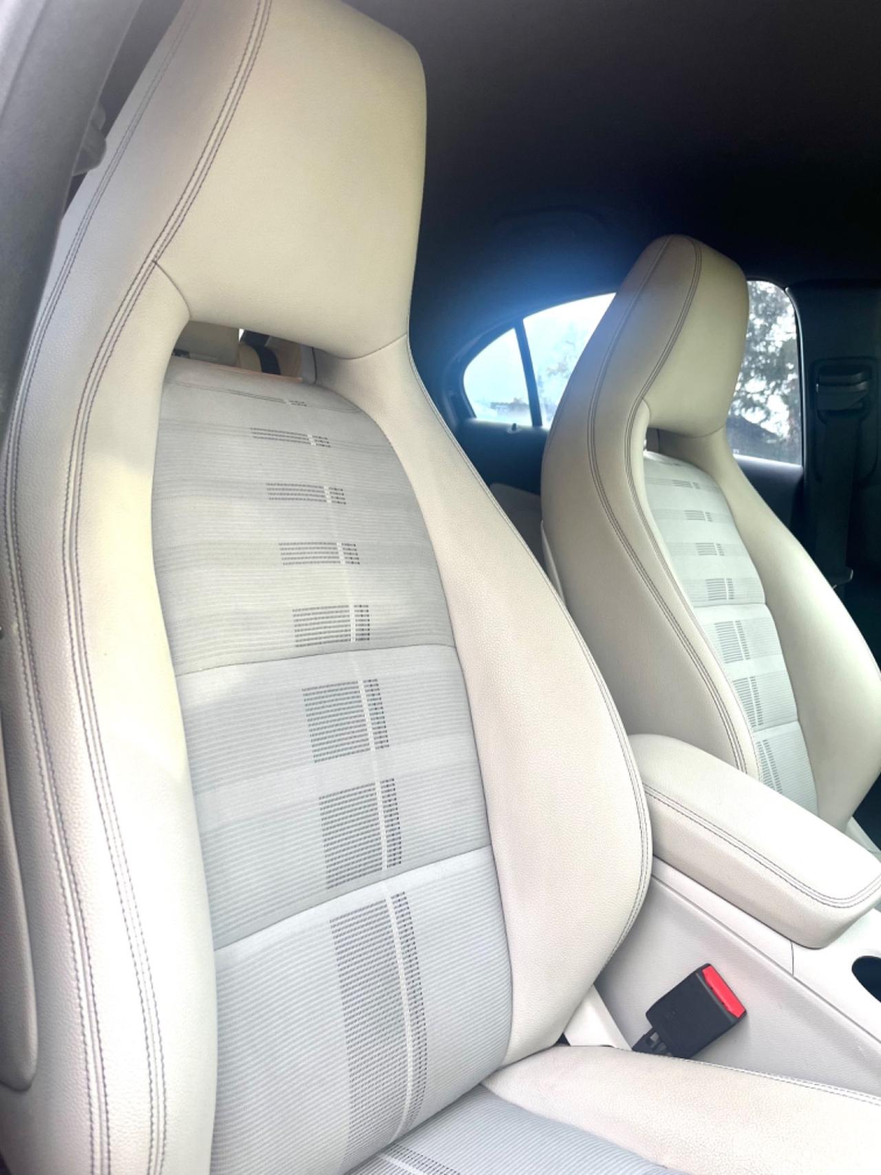 MERCEDES A 180 PREMIUM RESTYLING AUTOMATIC