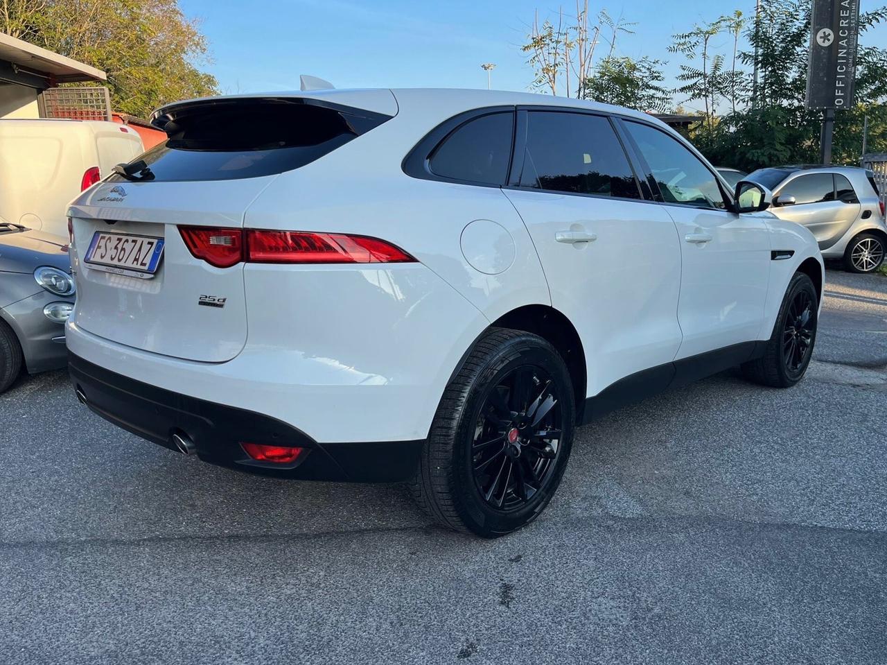 Jaguar F-Pace 2.0 D 240 CV AWD aut. R-Sport white Black Edition Garanzia Permute e Rate