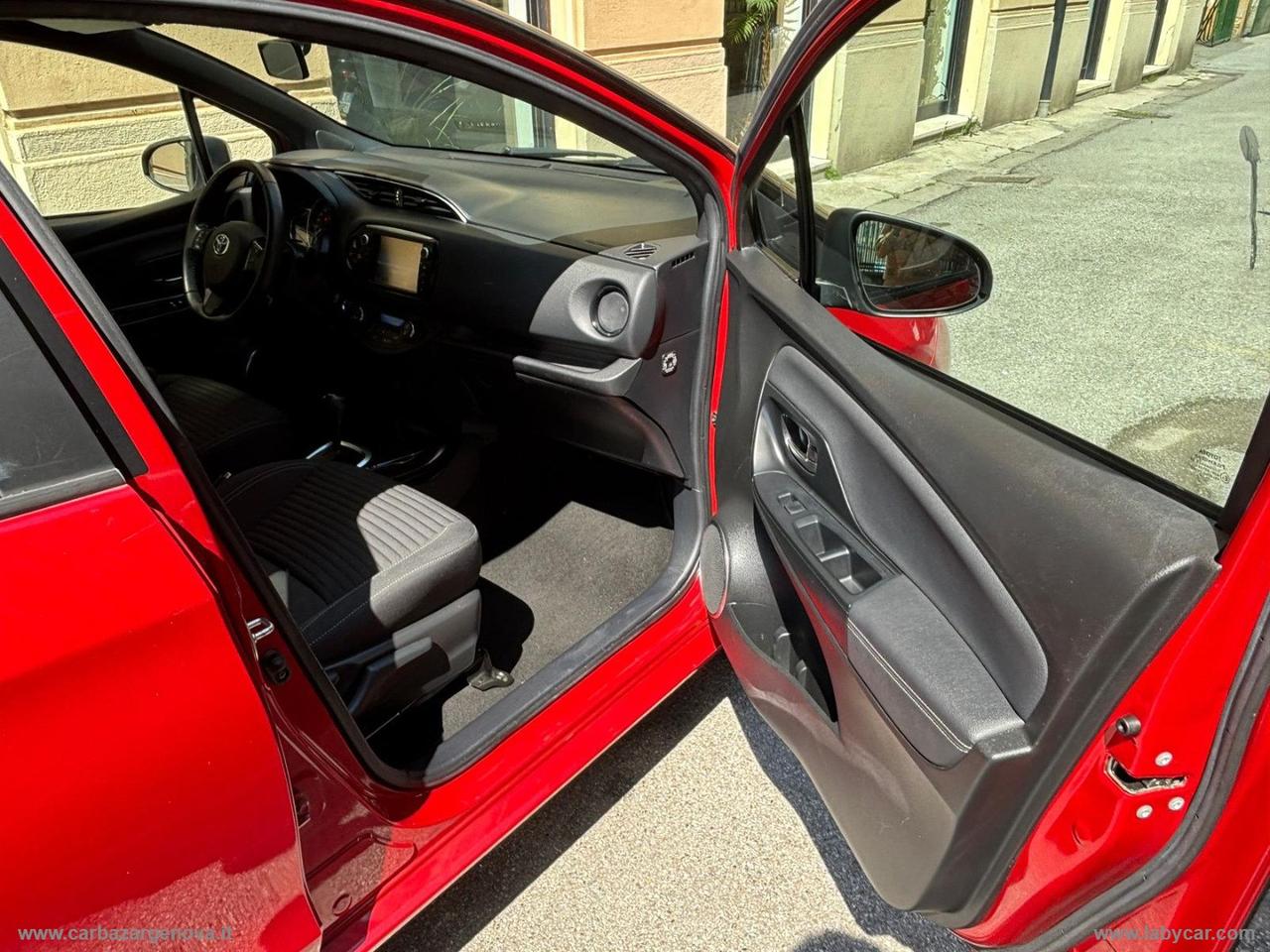 TOYOTA Yaris 1.5 Hybrid 5p. Trend Red Edition