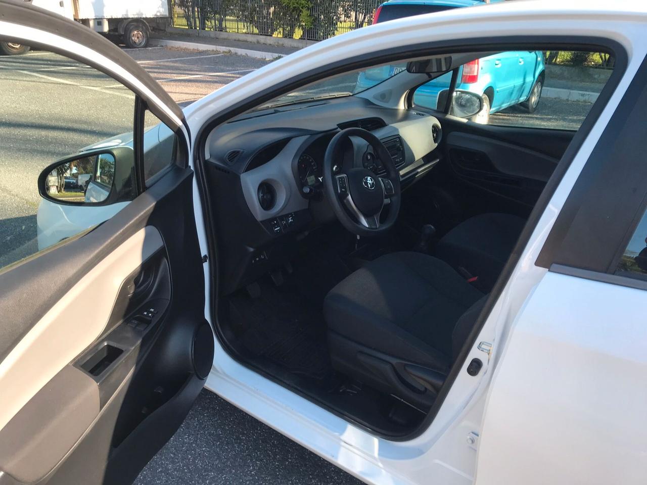 Toyota Yaris 1.0 5 porte Active