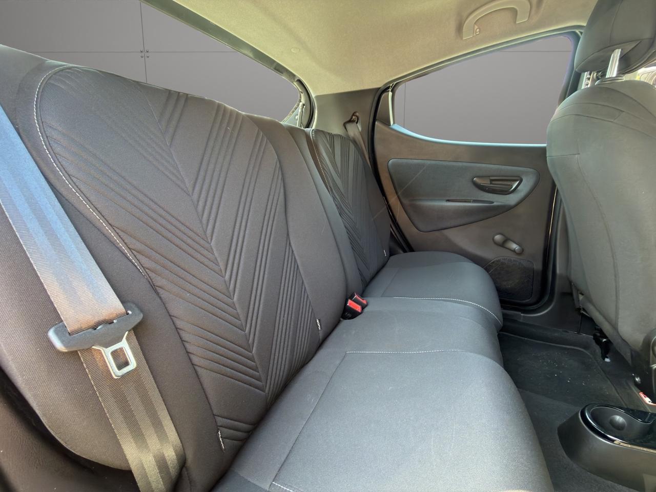 Lancia Ypsilon 1.0 Firefly Hybrid Gold