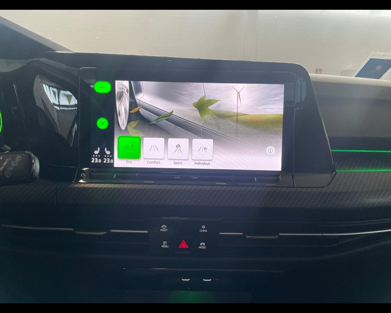 VOLKSWAGEN Golf 8ª serie - Golf Variant 2.0 TDI 150 CV DSG SCR R-Line