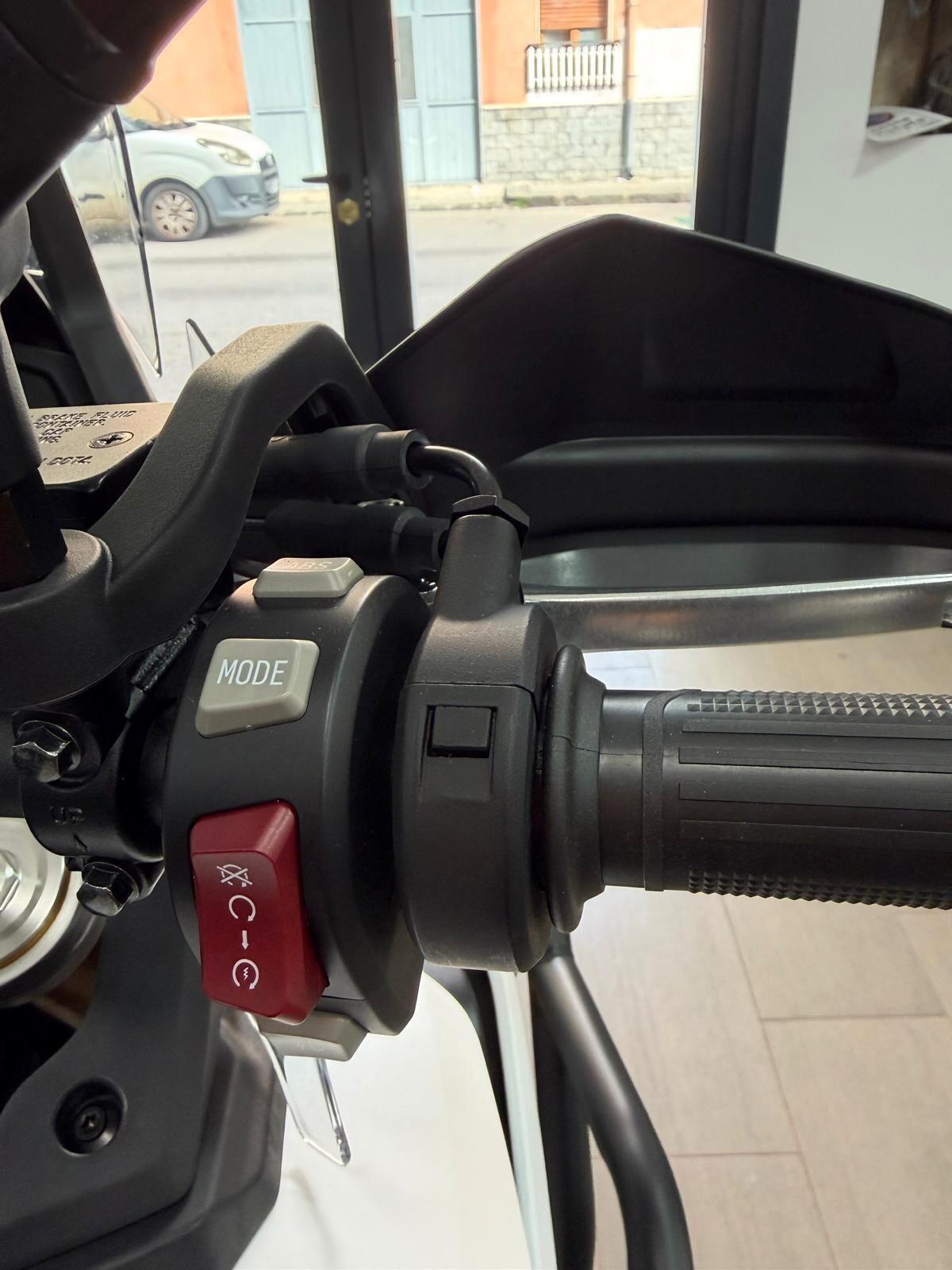 Voge Valico 800 glacier white a rate da 85 al mese