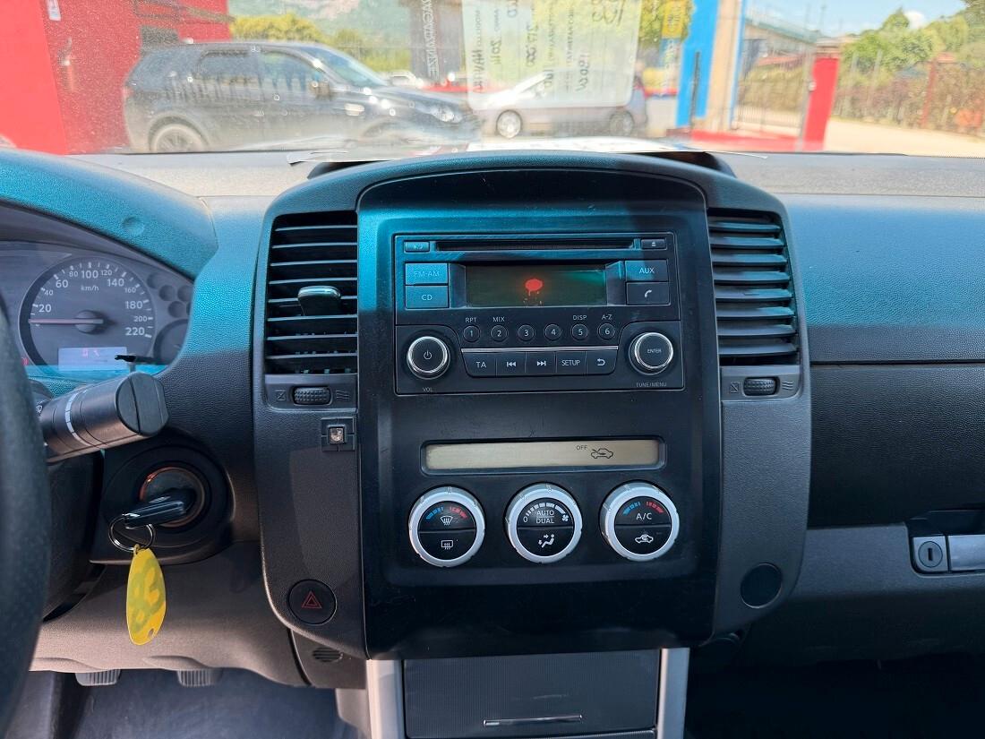Nissan Navara 2.5 dCi 190CV 2 porte Cab 4X4