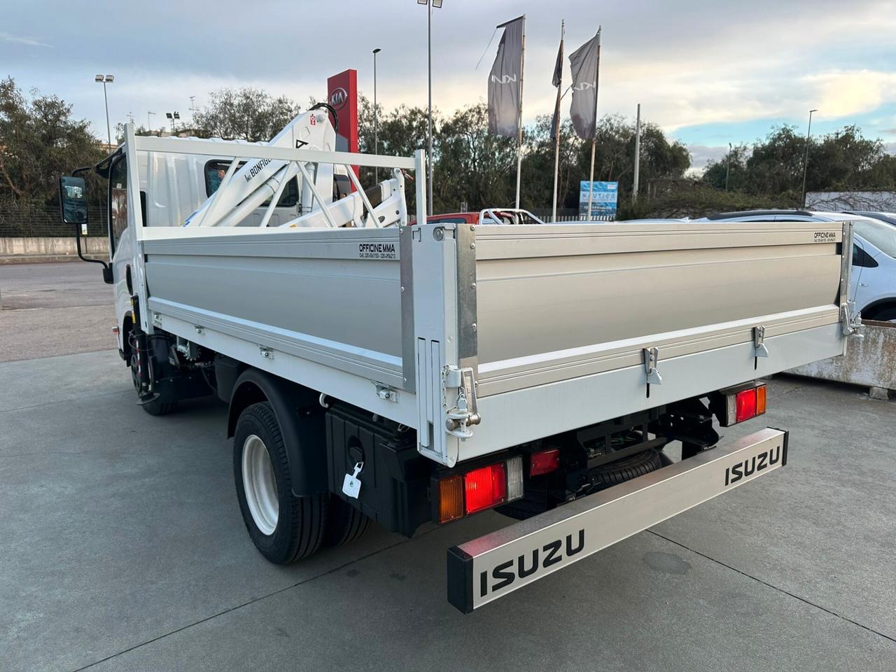 Isuzu M 27 RIBALTABILE E GRU BONFIGLIOLI FRENO MOTORE FARI FULL LED CLIMA