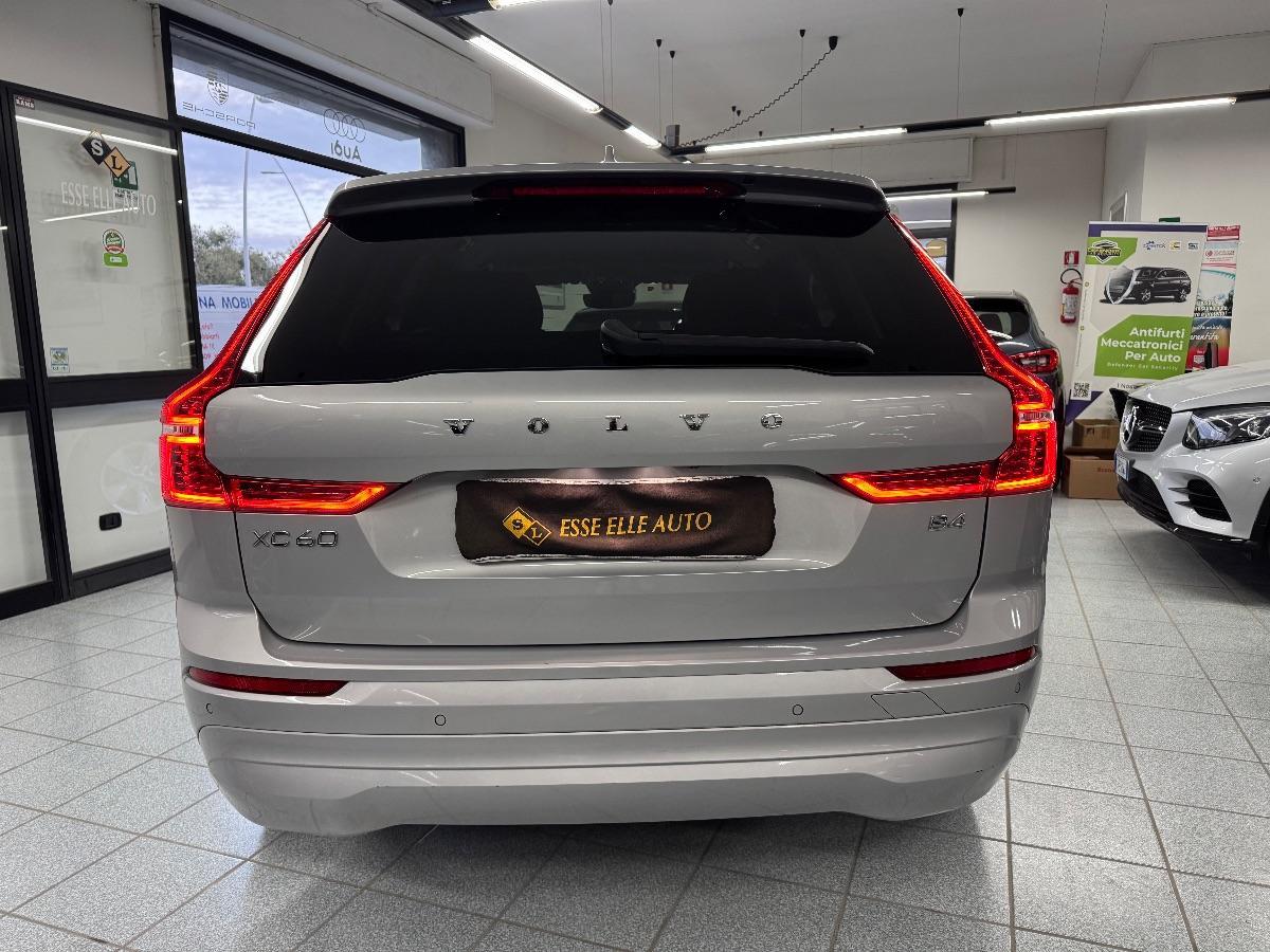 VOLVO XC60 B4 automatico Plus Dark LED/ CARPLAY/ UNICO PROP