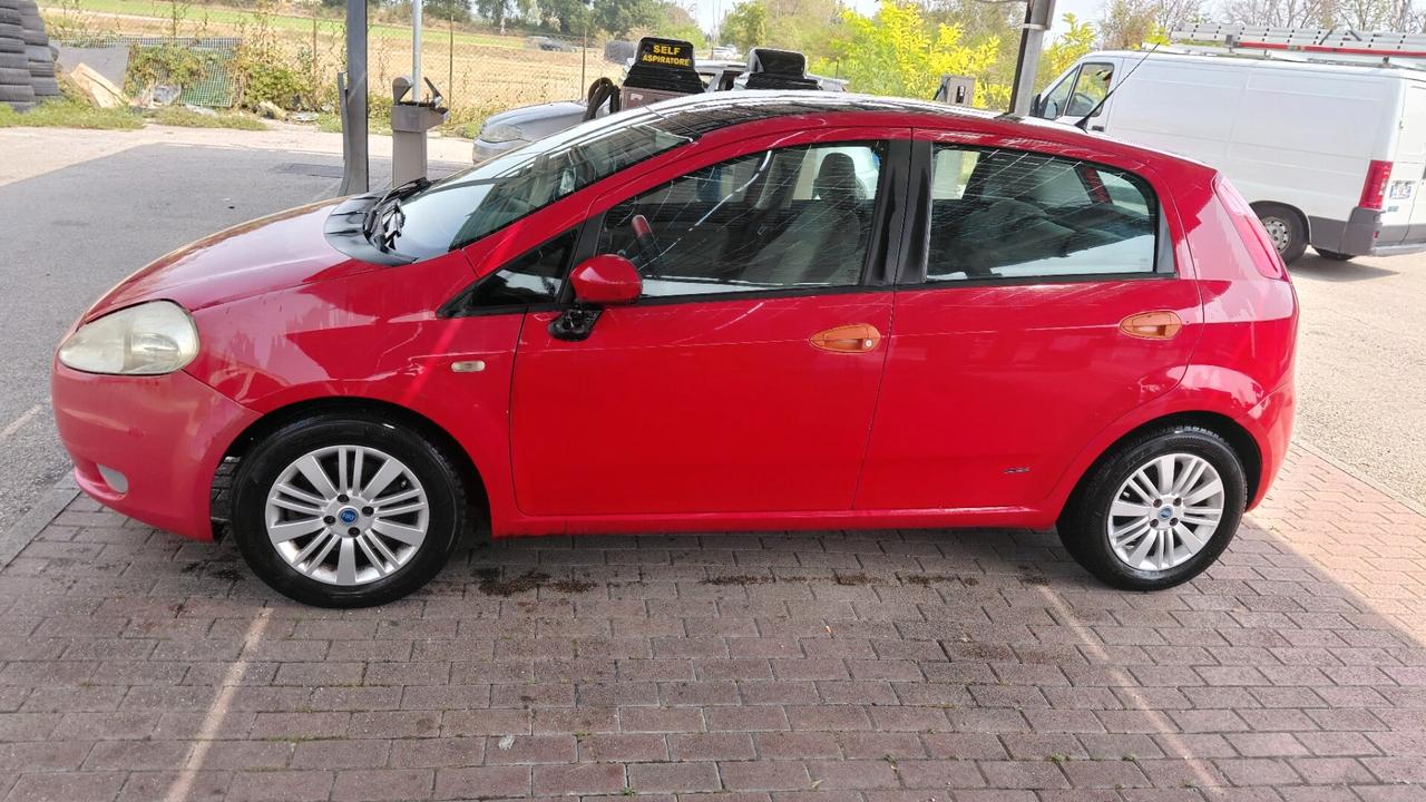 Fiat Grande Punto 1.3MJT 90 5p.Van Dynam. 4pt