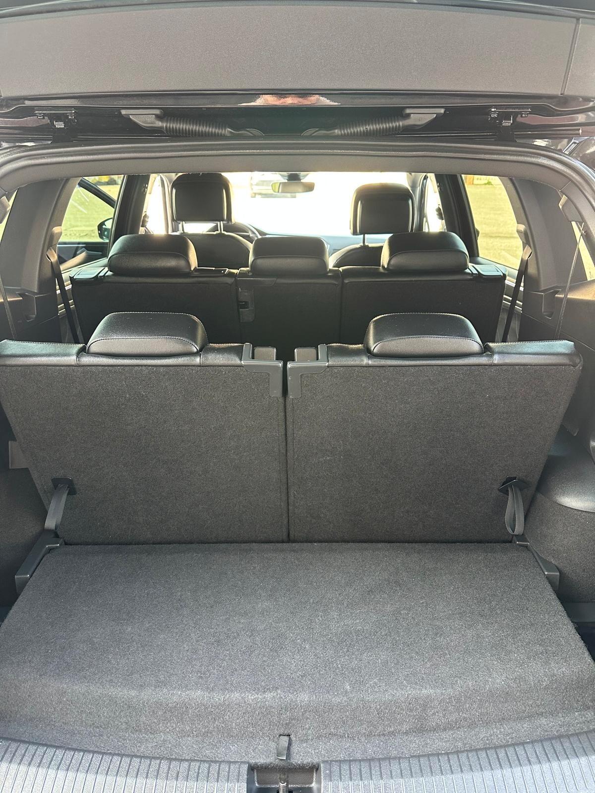 Volkswagen Tiguan Allspace 2.0 TDI SCR DSG R-Line 7 posti