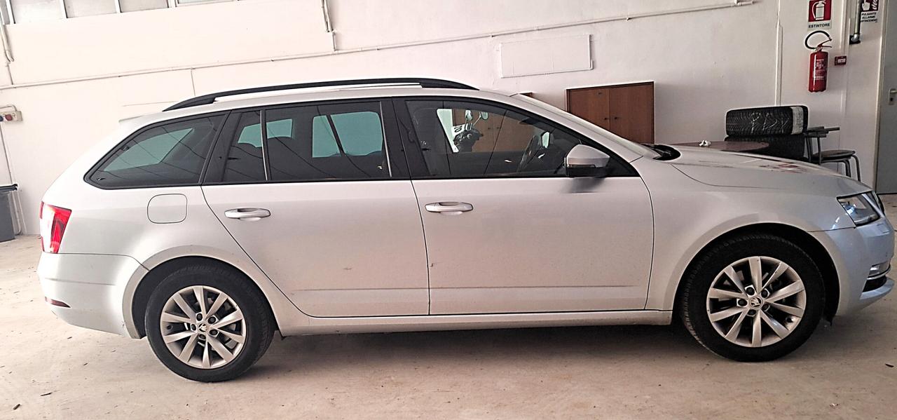 Skoda Octavia 1.5 DSG Wagon Style G-Tec - 1081