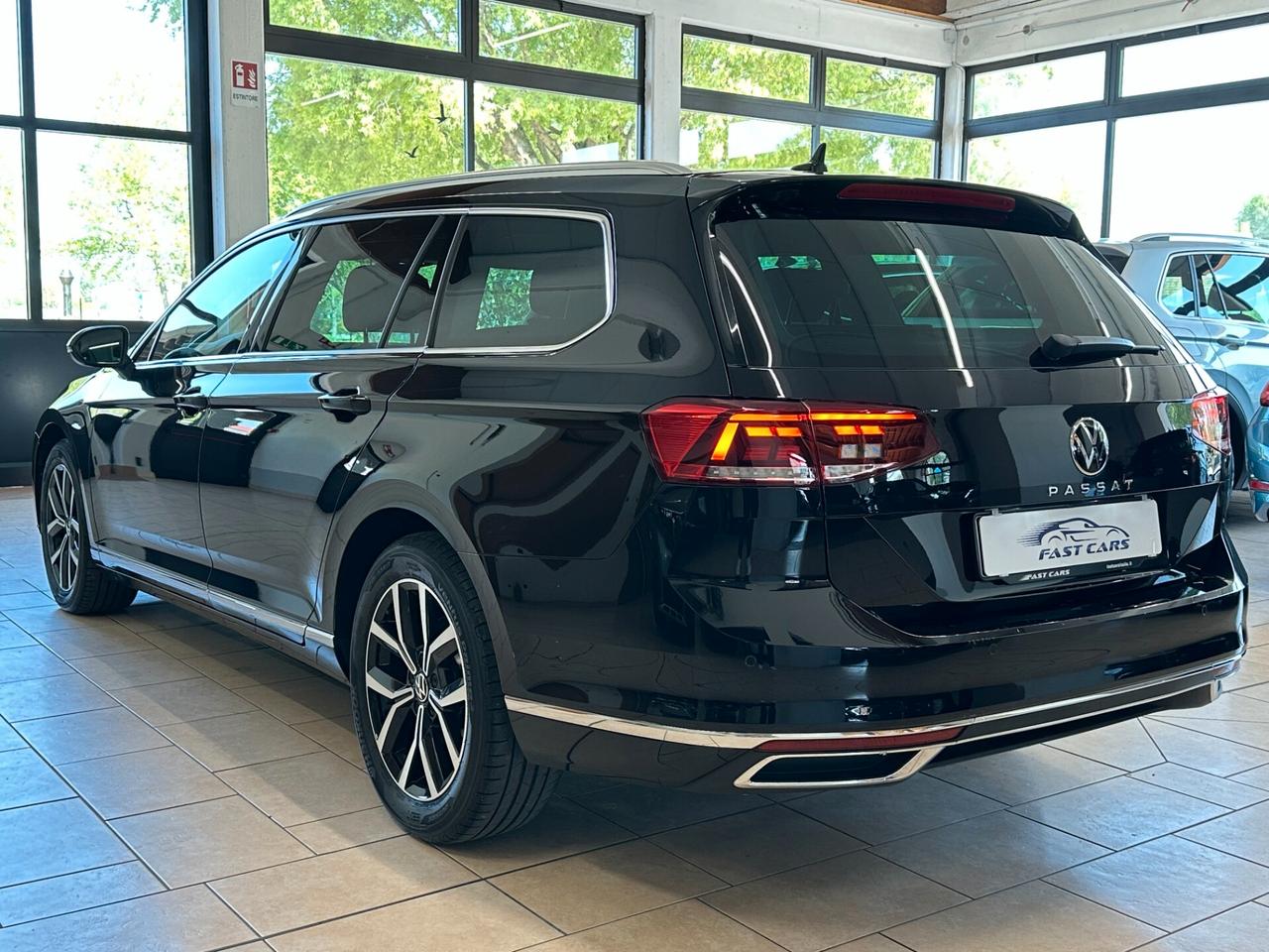 VOLKSWAGEN PASSAT VARIANT 2.0 TDI DSG ELEGANCE 150CV *CARPLAY*ACC*LED*