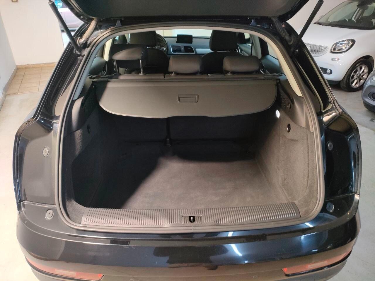 AUDI Q3 Q3 2.0 TDI 120 CV S tronic Business