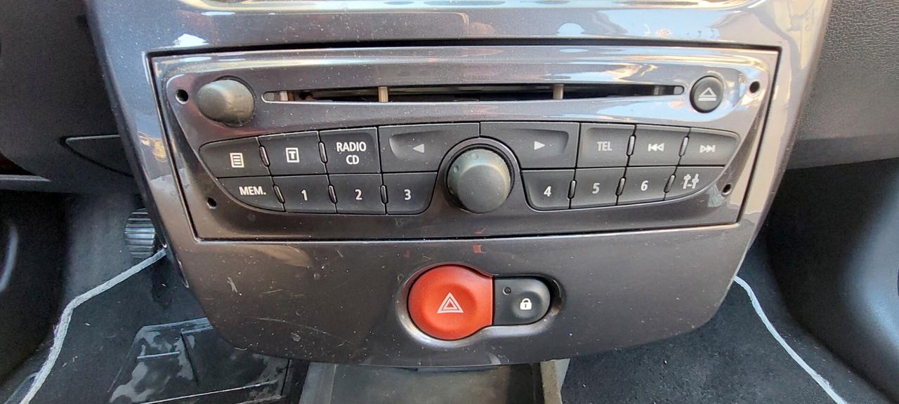 CLIO 1,2 GPL LANDI RENZO SCADENZA APRILE 2035 NAVIGATORE X NEOPATENTATI IMPECCABILE FULL