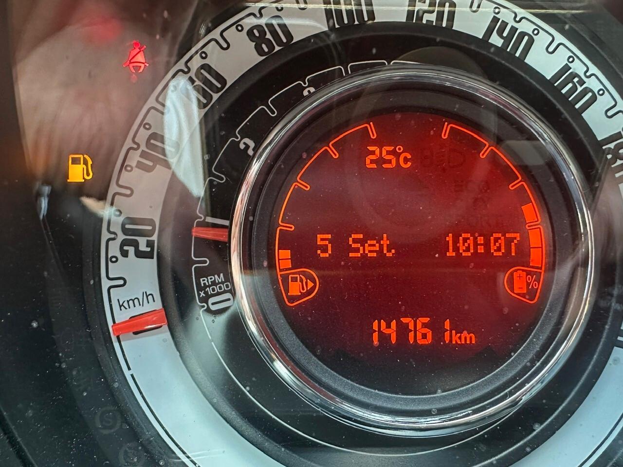 Fiat 500 1.0 Hybrid Lounge solo 14.000 km!!! pari al nuovo
