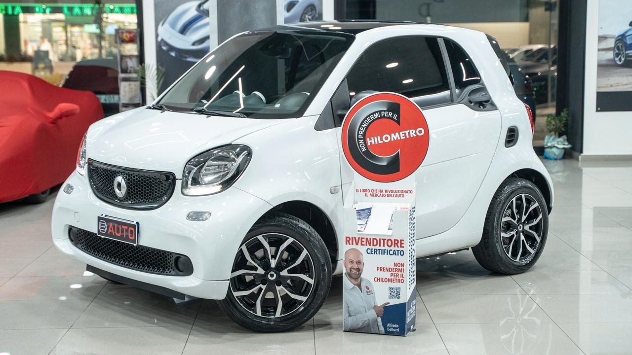 Smart ForTwo 1.0 YOUNGSTER 71 CV TWINAMIC AUTO NAVI PELLE FULL