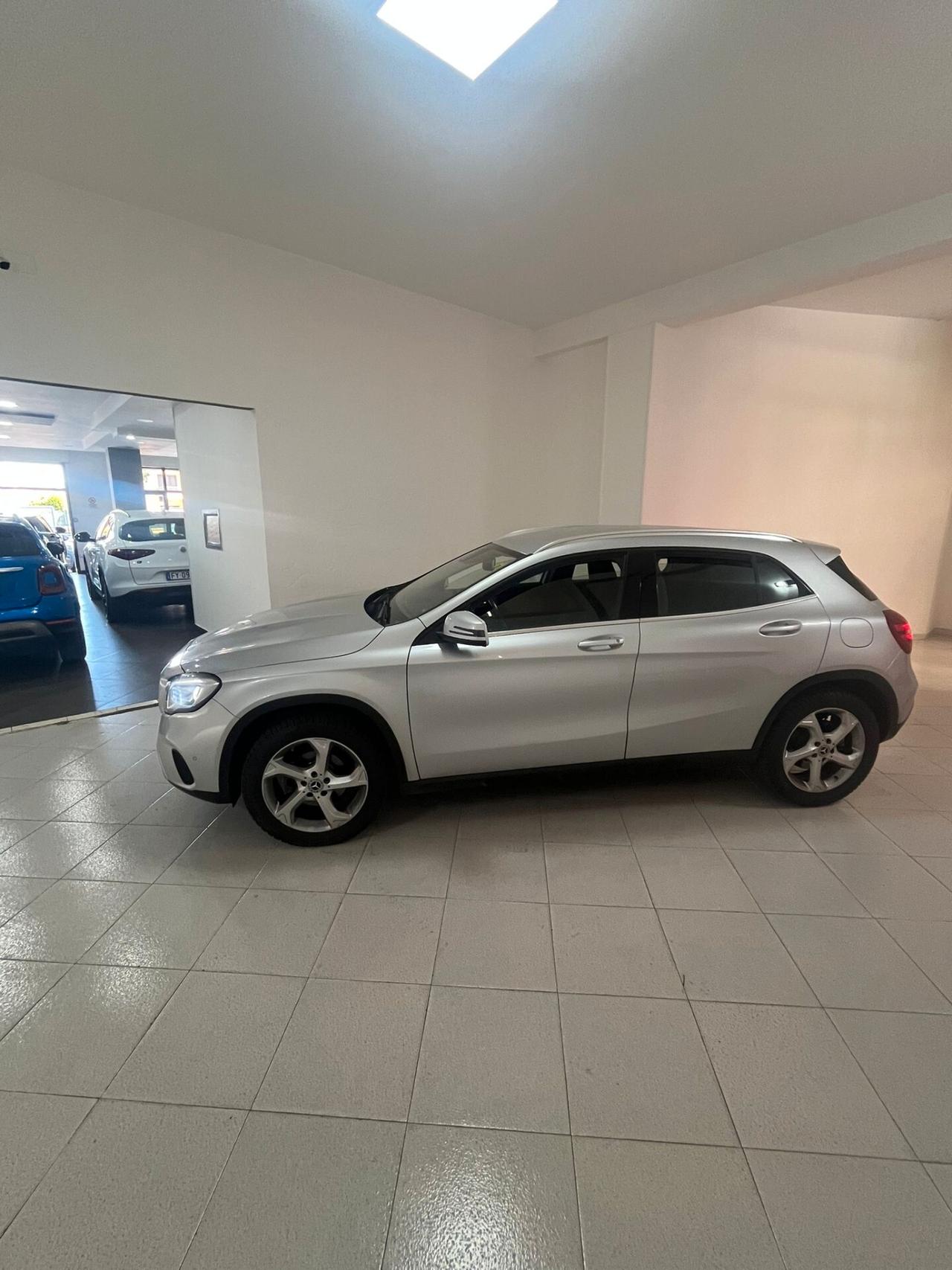 Mercedes-benz GLA 200 D AUTOMATICA 4MATIC SPORT