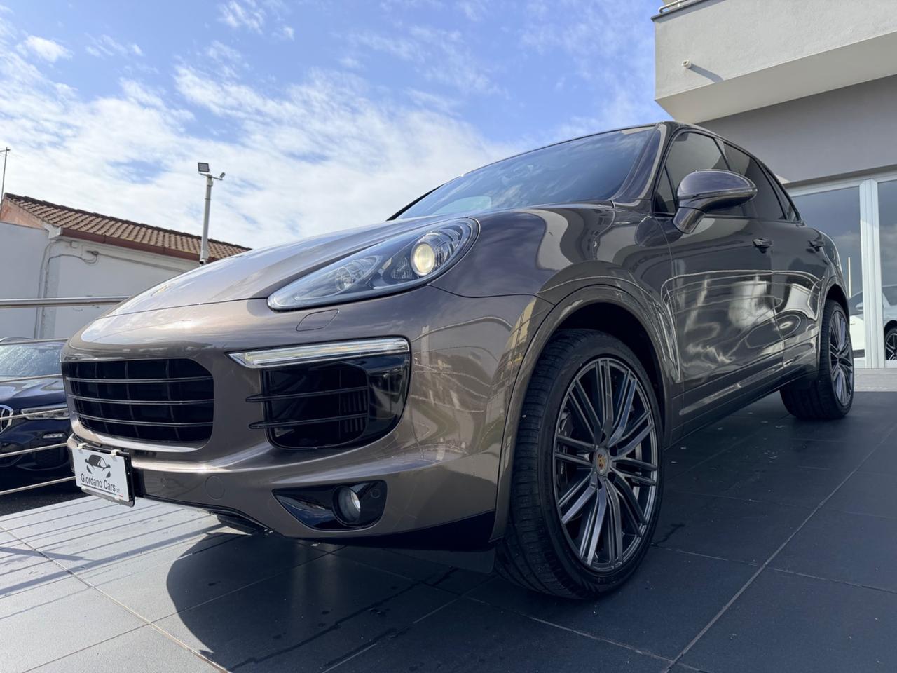 Porsche Cayenne 3.0 Diesel in garanzia no tasse