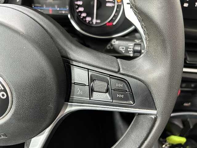 Alfa Romeo Stelvio 2.0 Turbo 200 CV AT8 Q4 B-Tech