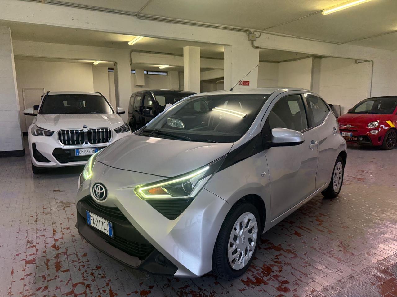 Toyota Aygo 1.0 VVT-i 72 CV 5 porte x-clusiv MMT