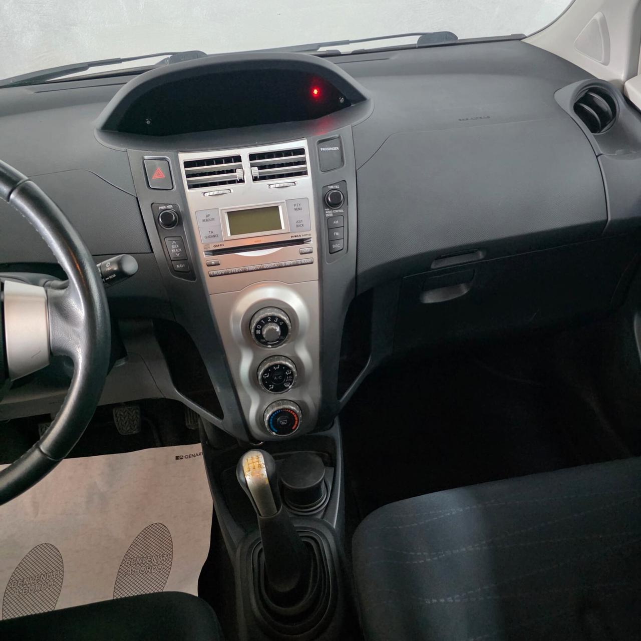 Toyota YARIS 1.0 BENZINA