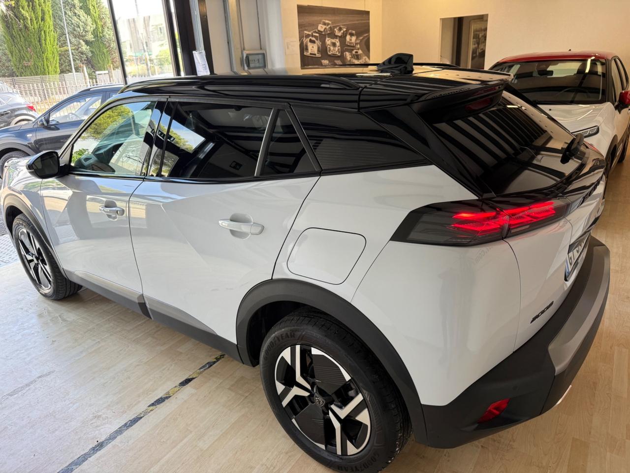 Peugeot 2008 PureTech 130 S&S EAT8 GT
