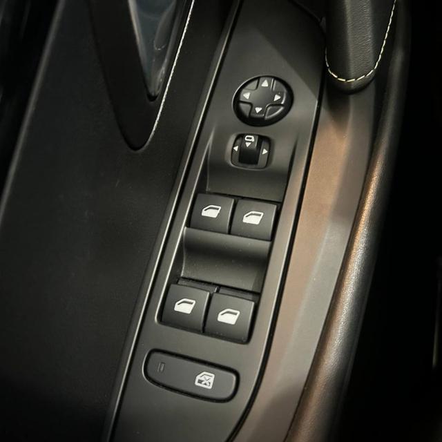 PEUGEOT 208 motore elettrico 136 CV 5 porte GT Pack