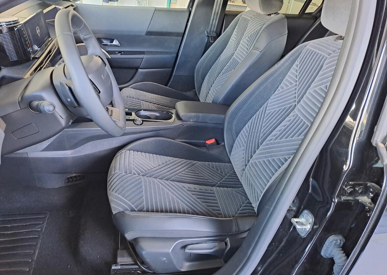 Lancia Ypsilon Hybrid 1.2 Benz Edizione Cassina 2025